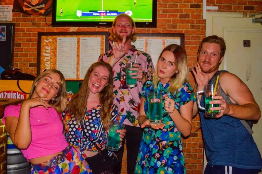 Booze Snooze Social Hostel