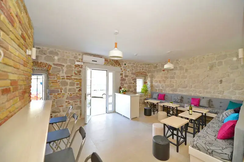 Pupa Hostel