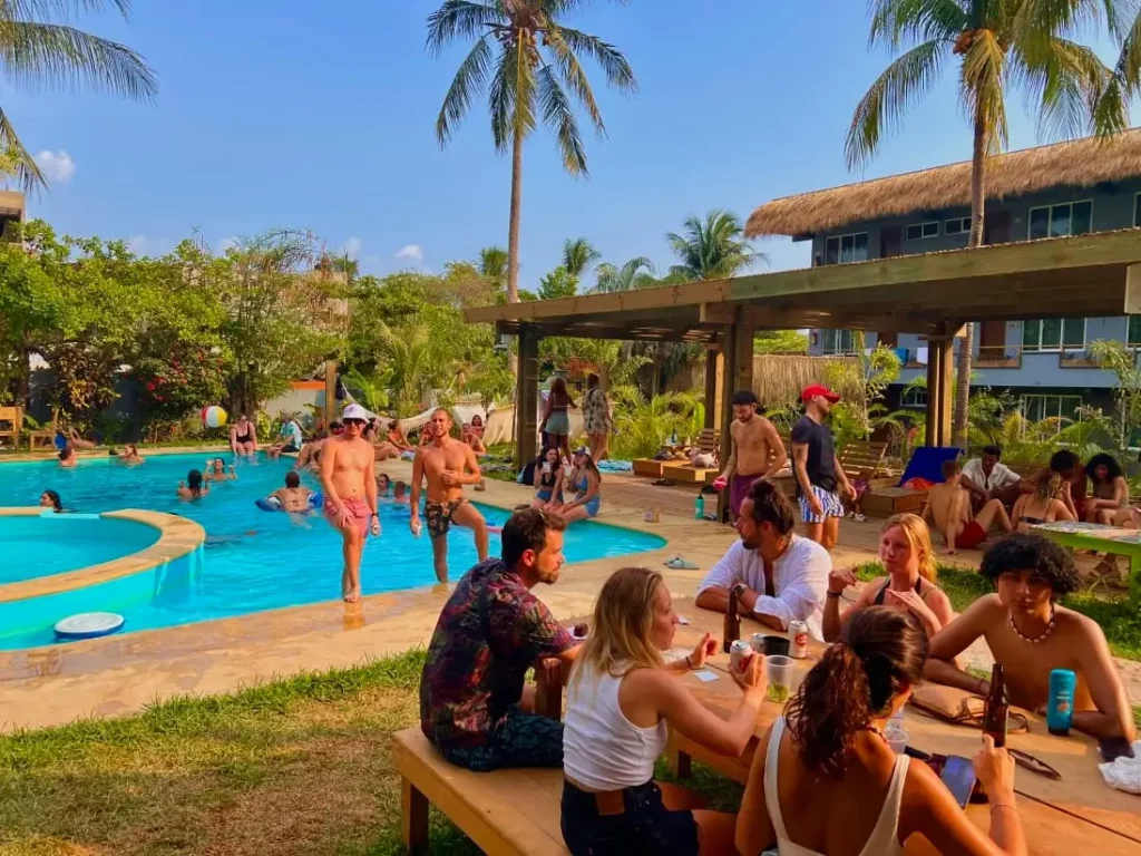 Straw Hat Surf Hostel Bar